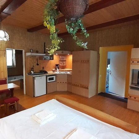 Resort Chribska Apartmany Adri Екстер'єр фото