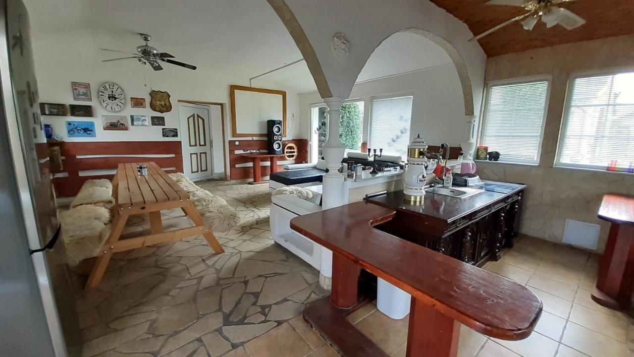 Resort Chribska Apartmany Adri Екстер'єр фото