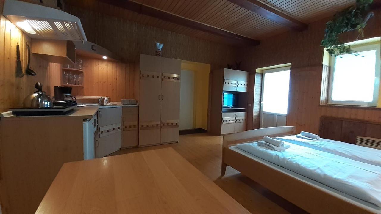 Resort Chribska Apartmany Adri Екстер'єр фото